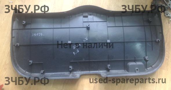 Suzuki SX4 (1) Обшивка двери багажника