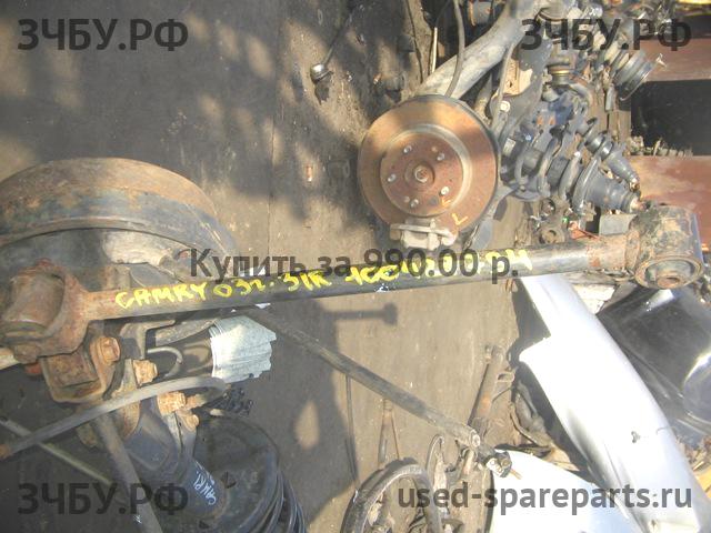 Toyota Camry 5 (V30) Рычаг задний правый