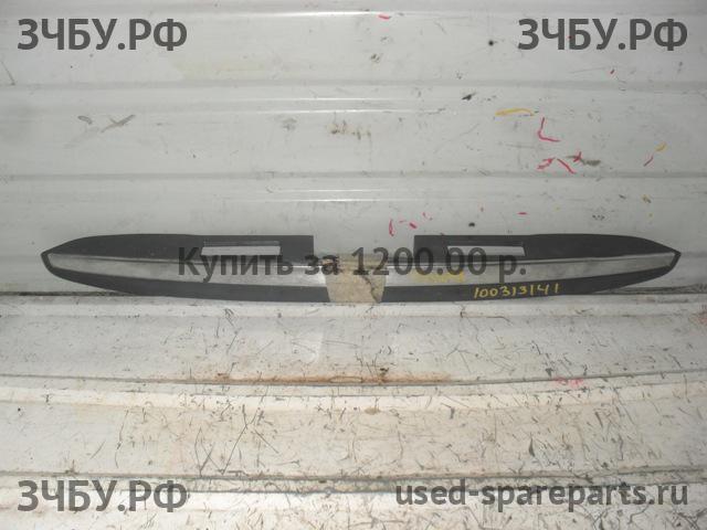 Lexus RX (2) 300/330/350/400h Накладка на крышку багажника