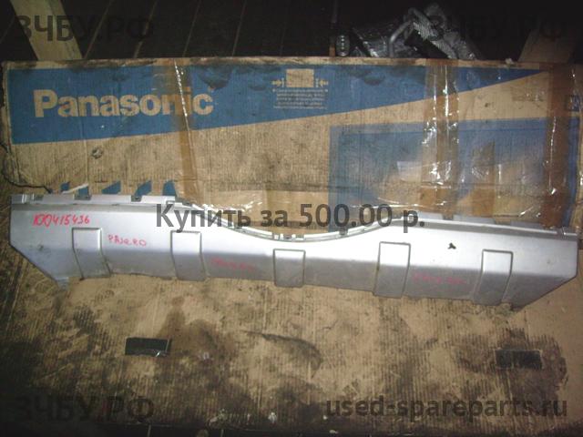 Mitsubishi Pajero/Montero 4 Накладка заднего бампера