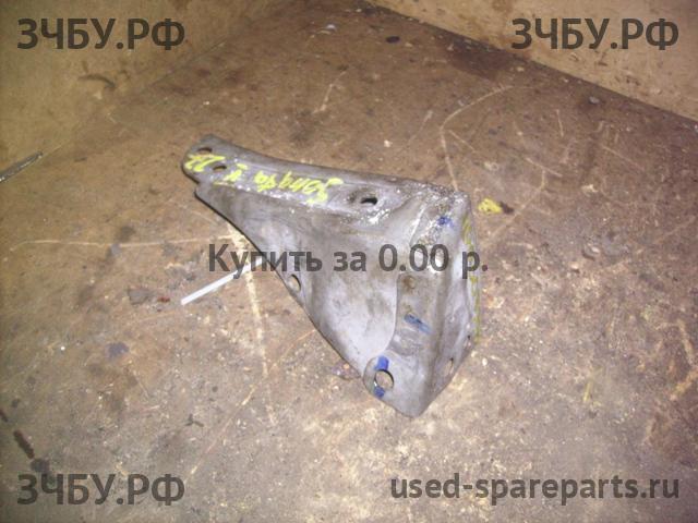 Hyundai Santa Fe 1 (SM) Кронштейн бампера