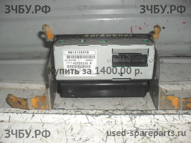 Mitsubishi Grandis (NA4W) Часы