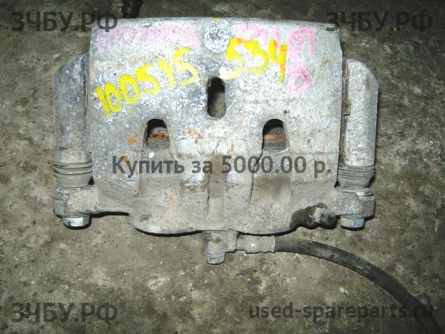 Honda Pilot (2) Суппорт передний правый (в сборе со скобой)