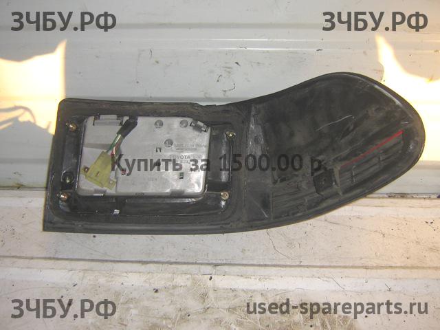Toyota Corolla (E9) Фонарь левый