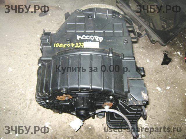 Honda Accord 7 Корпус отопителя (корпус печки)