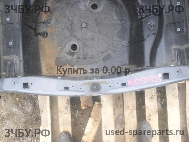 Toyota Avensis 2 Панель задняя