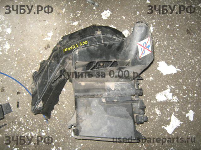 Volkswagen LT (2) Корпус отопителя (корпус печки)