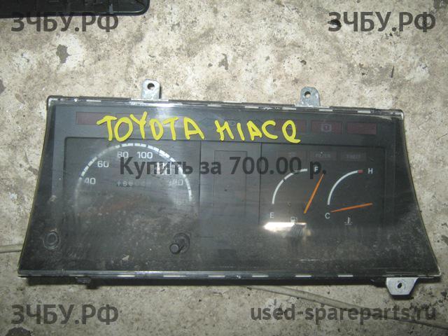 Toyota Hi Ace (4) Панель приборов