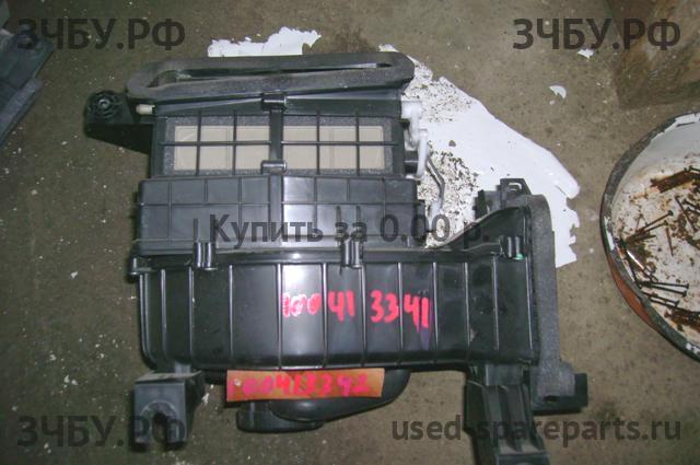Mitsubishi L200 (4)[KB] Корпус отопителя (корпус печки)