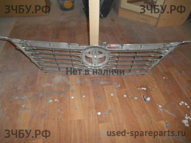 Toyota Camry 7 (V50) Решетка радиатора