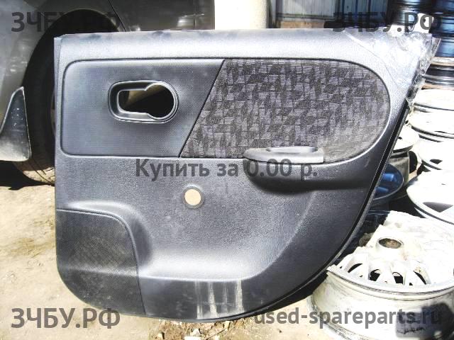 Nissan Note 1 (E11) Обшивка двери задней правой