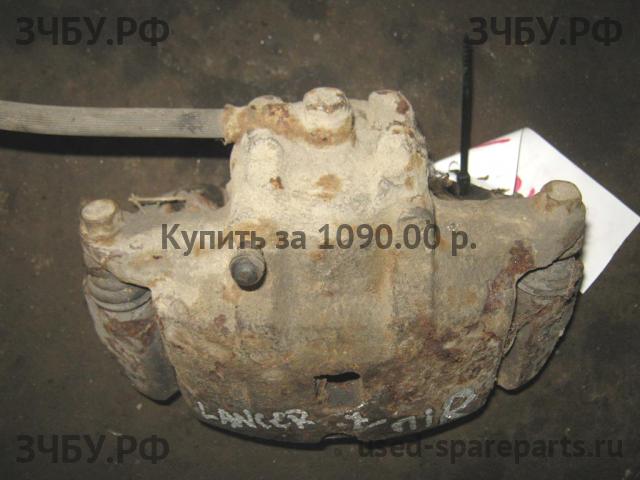 Mitsubishi Lancer 9 [CS/Classic] Суппорт передний правый (в сборе со скобой)