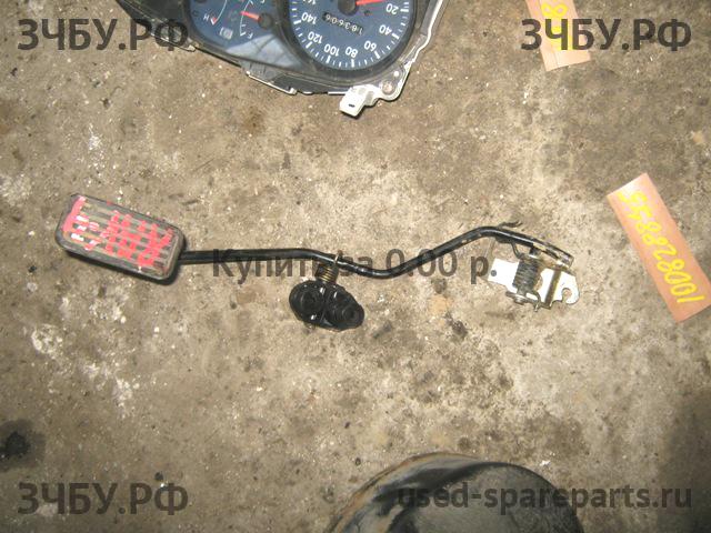 Toyota RAV 4 (2) Педаль газа
