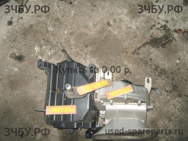 Toyota RAV 4 (2) Испаритель кондиционера (радиатор)