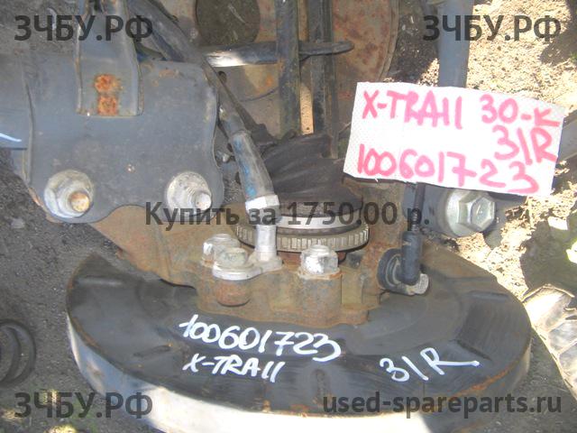 Nissan X-Trail 1 (T30) Кулак задний правый