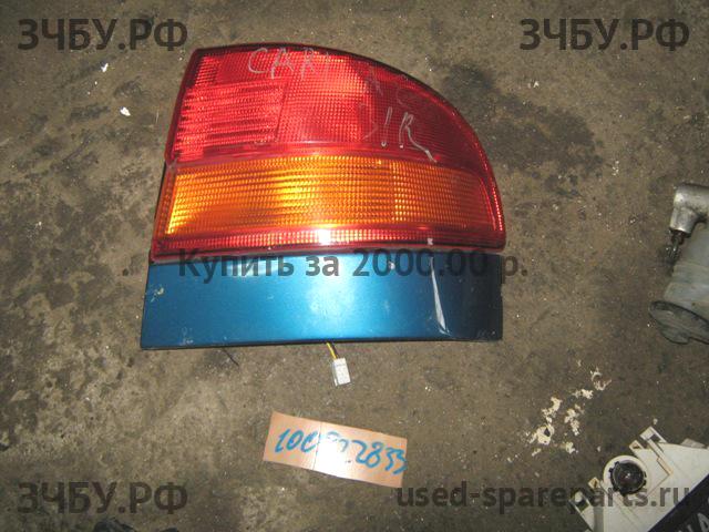 Toyota Carina.E (T190) Фонарь правый