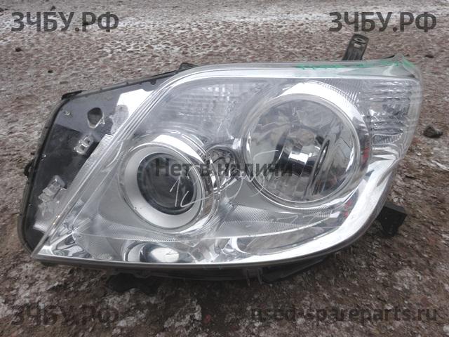 Toyota Corolla (E16 - E17) Фара левая
