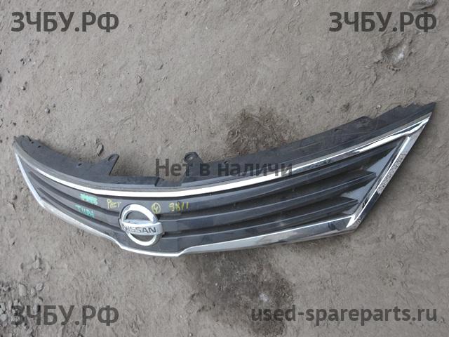 Nissan Tiida 1 Решетка радиатора