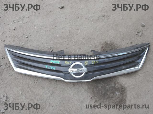 Nissan Tiida 1 Решетка радиатора