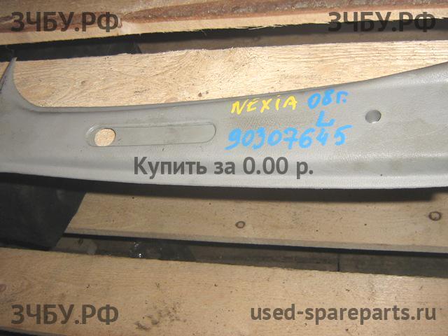 Daewoo Nexia Накладка стойки средней левой