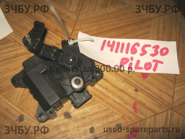 Honda Pilot (2) Моторчик заслонки печки