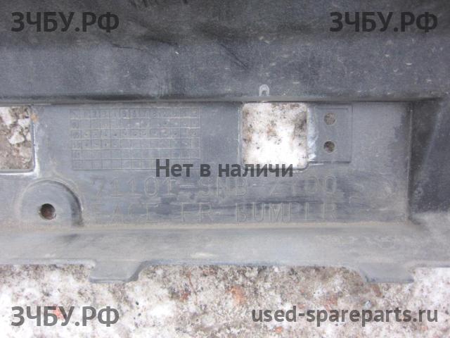 Honda Civic 8 (4D) Бампер передний