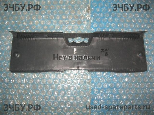 Hyundai i30 (1) [FD] Обшивка багажника задней панели