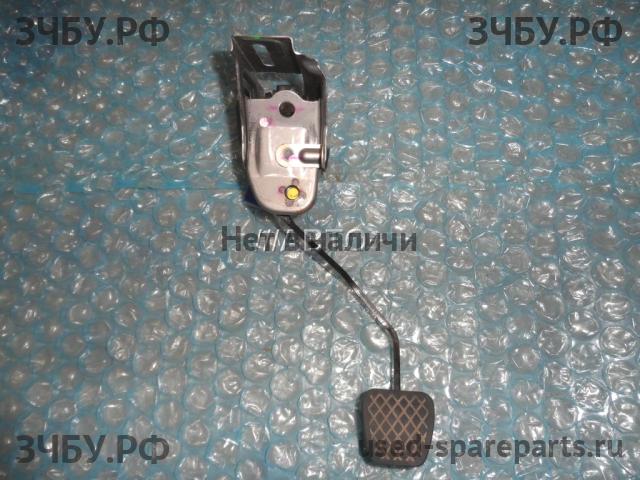 Honda Civic 8 (4D) Педаль сцепления