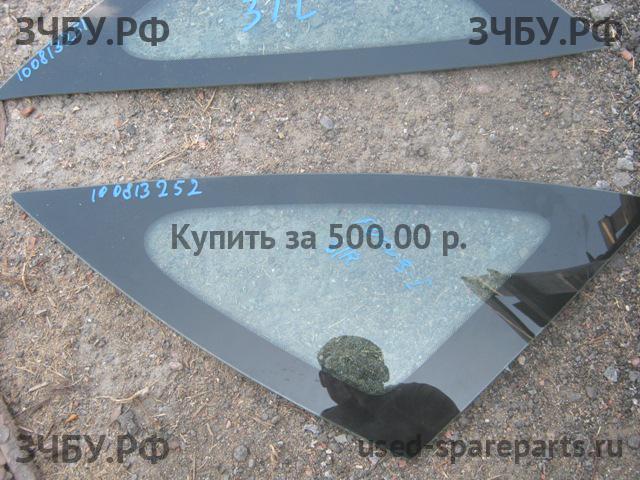 Ford Focus 1 Стекло кузовное глухое правое