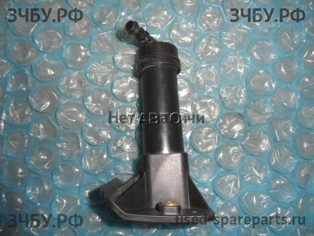 Honda Pilot (2) Форсунка омывателя фары правая