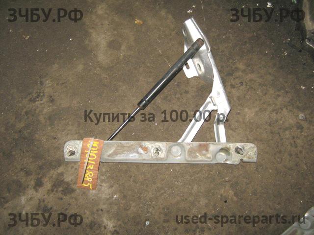 Chrysler Concorde 2 Петля крышки багажника правая
