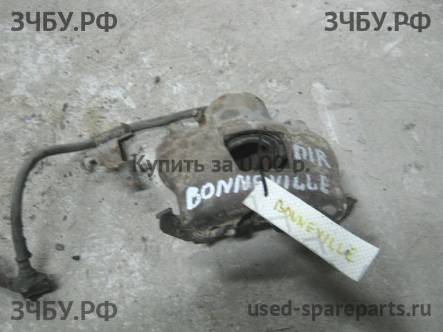 Pontiac Bonneville 2 Суппорт задний правый (в сборе со скобой)