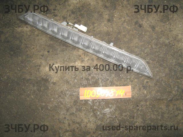 Nissan X-Trail 1 (T30) Фонарь задний (стоп сигнал)