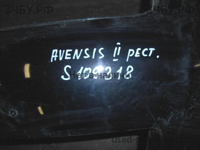 Toyota Avensis 2 Бампер передний