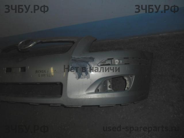 Toyota Avensis 2 Бампер передний