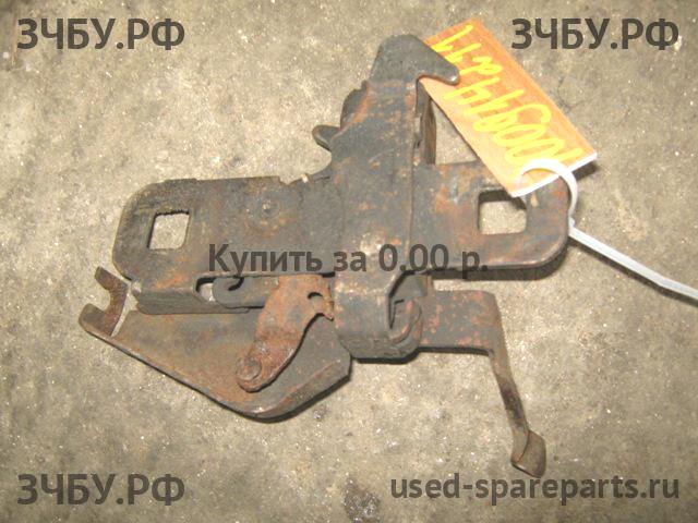 Mazda Navajo Замок капота