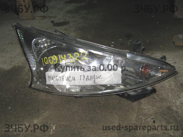 Mitsubishi Grandis (NA4W) Фара правая
