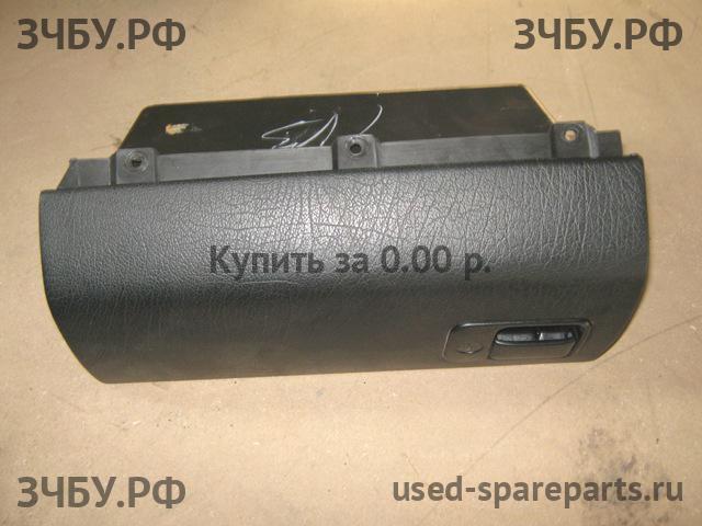Volkswagen Golf 3 Бардачок