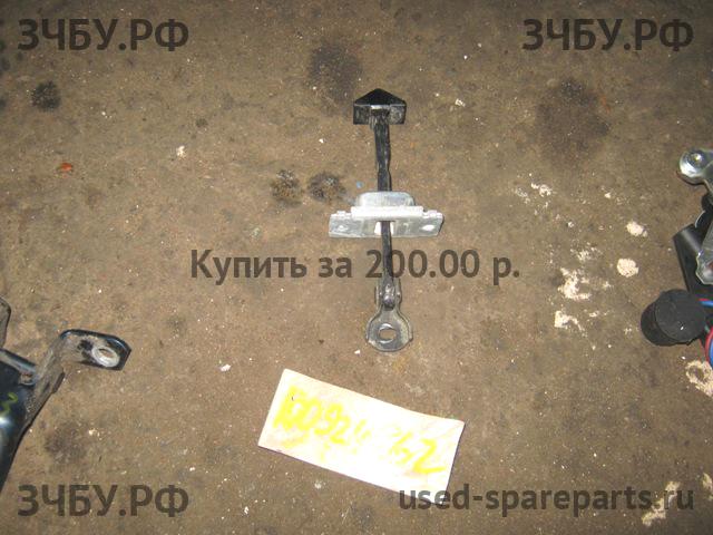 Mazda 3 [BK] Ограничитель двери