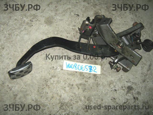 Mazda 3 [BK] Педаль газа
