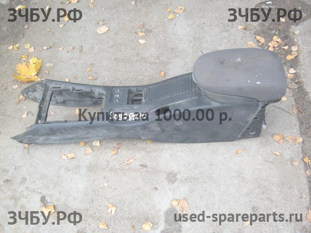 Nissan Primera P12 Консоль между сиденьями (Подлокотник)