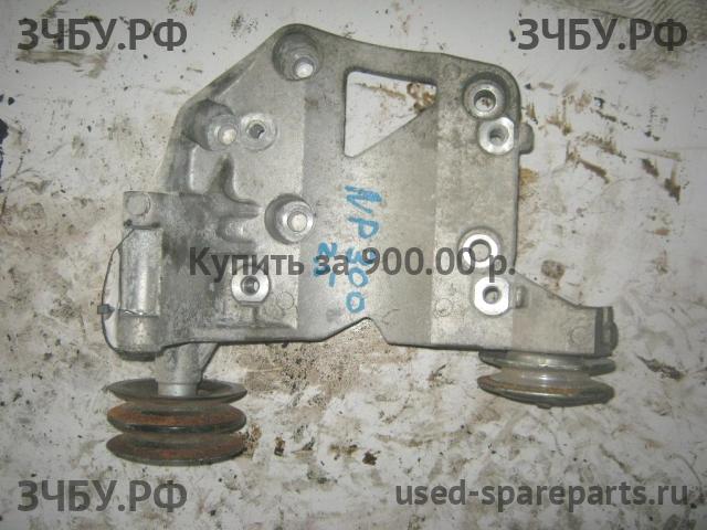 Nissan NP300 1 (D40) Кронштейн компрессора кондиционера