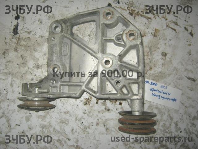 Nissan NP300 1 (D40) Кронштейн компрессора кондиционера