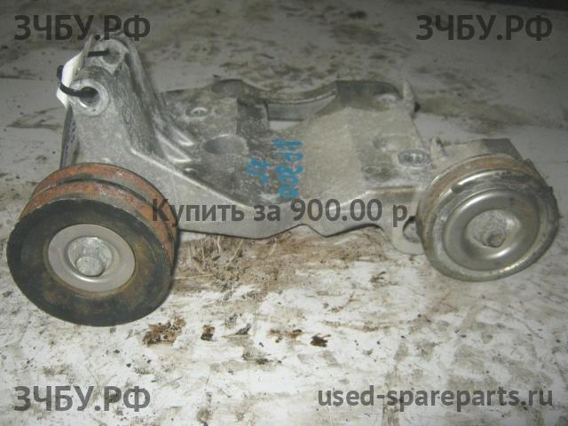 Nissan NP300 1 (D40) Кронштейн компрессора кондиционера