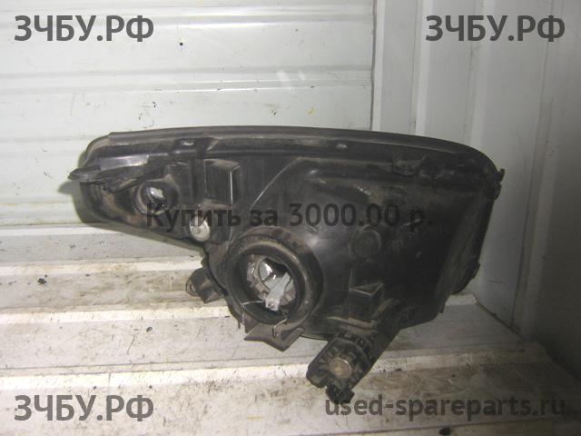Toyota RAV 4 (2) Фара левая