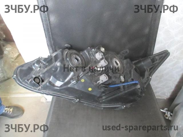 Lexus CT (1) 200h Фара правая