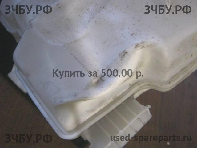 Ford Focus 3 Бачок омывателя лобового стекла