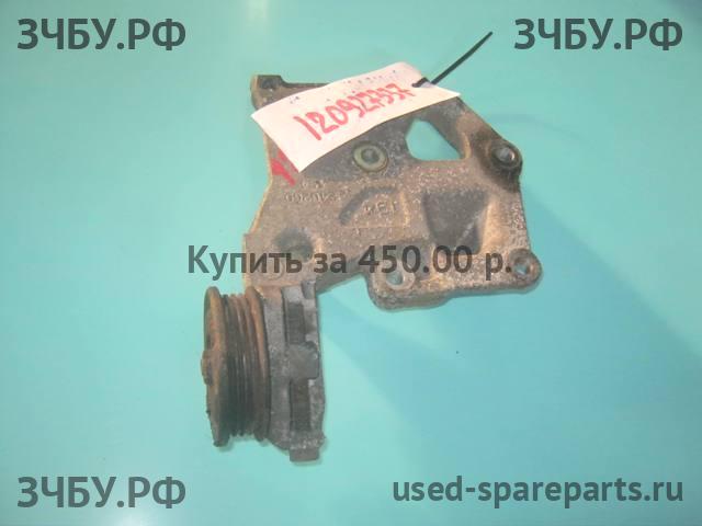 Toyota Corolla (E11) Кронштейн компрессора кондиционера