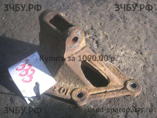 Toyota Corolla (E11) Кронштейн