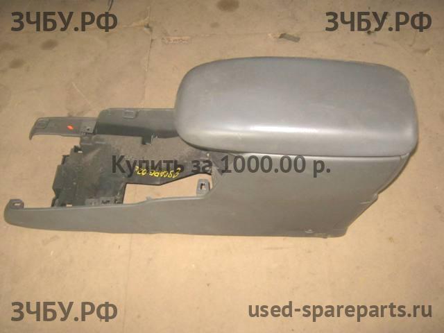 Ford Escape 1 Консоль между сиденьями (Подлокотник)